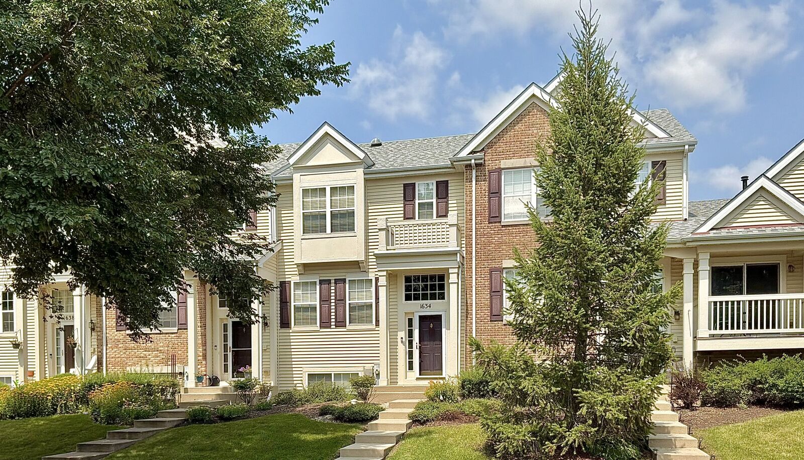 Property Photo: 1634 Windward Drive IL 60140