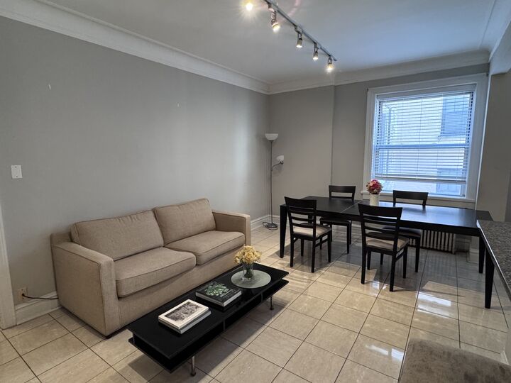 Property Photo: 1205 W Sherwin Avenue 507 IL 60626