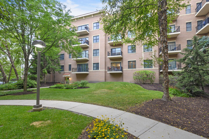 Property Photo:  5100 W 96th Street 240  IL 60453 