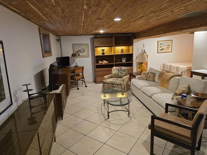 Property Photo:  546 Judson Avenue Gdn  IL 60202 