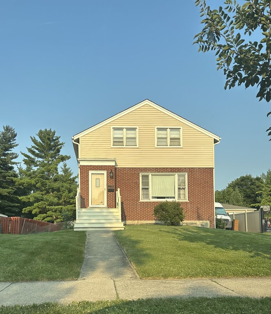 Property Photo:  229 S Grace Street  IL 60148 