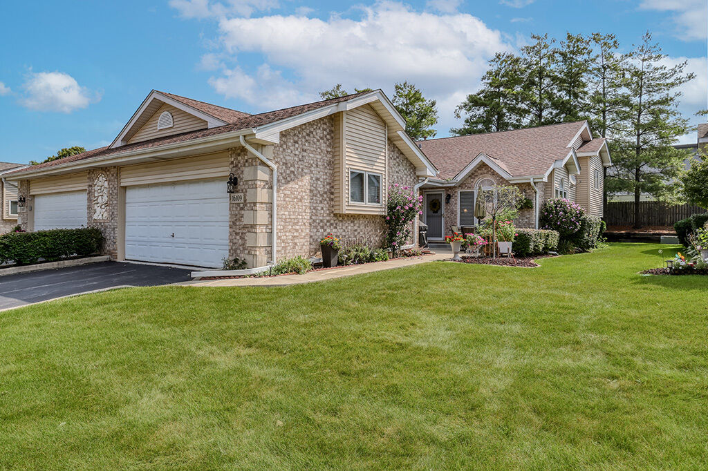 Property Photo:  16109 Lake Villa Avenue  IL 60477 
