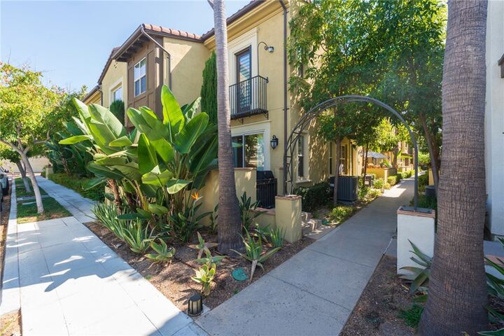 Property Photo:  516 S Casita  CA 92805 