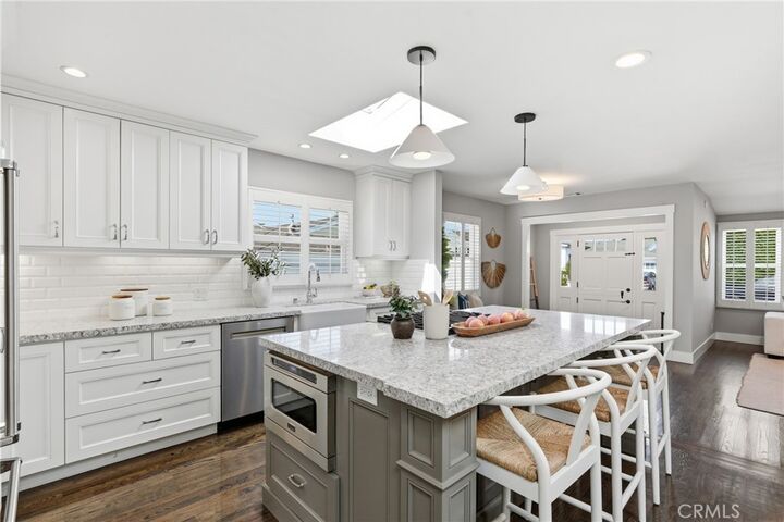 Property Photo:  1401 Chestnut  CA 90266 