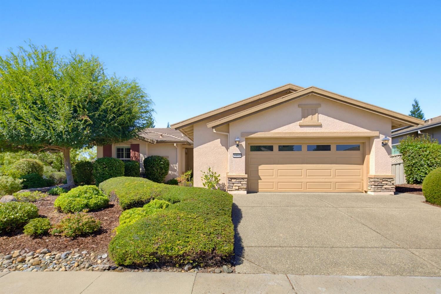 Property Photo:  1882 Cliff Swallow Lane  CA 95648 