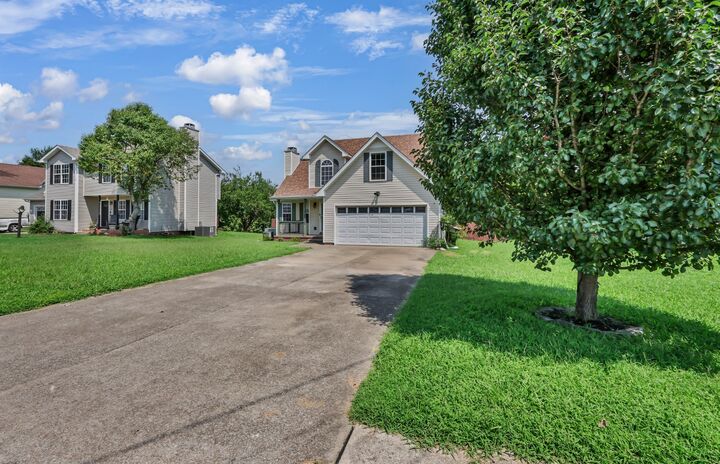 Property Photo: 1960 Whirlaway Cir TN 37042