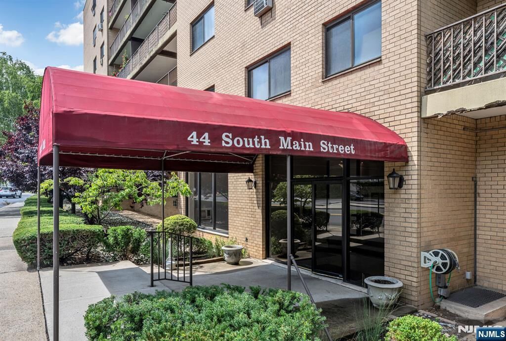Property Photo: 44 S Main Street 6J NJ 07644