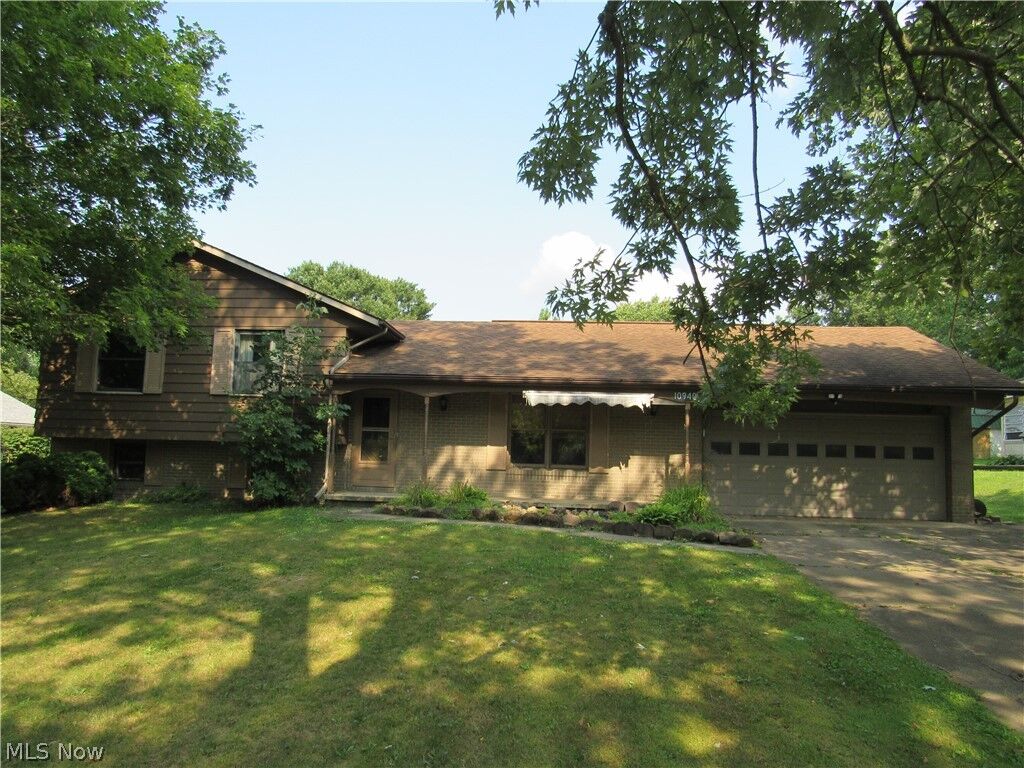 Property Photo: 10940 Julie Street NE OH 44601