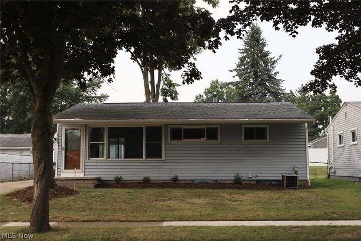 Property Photo:  1093 Sutherland Avenue  OH 44314 