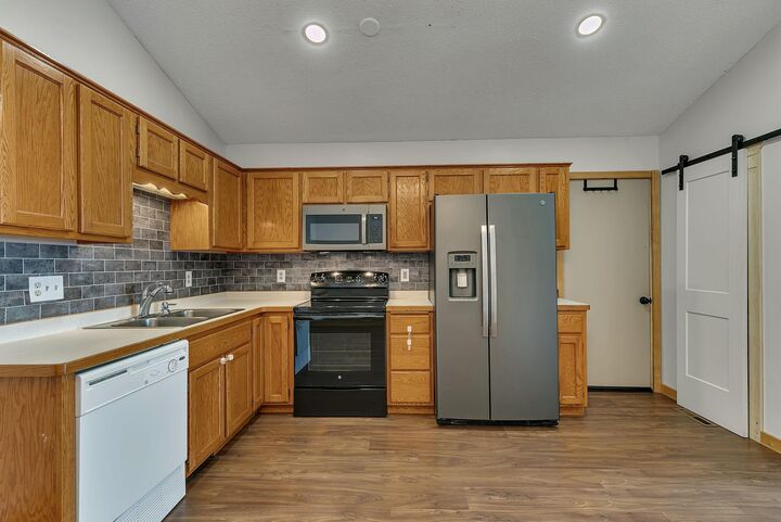 Property Photo: 6089 Mill Run Road MN 55362