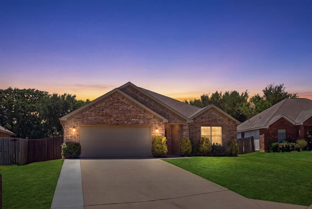 Property Photo:  780 Countryside Drive  TX 76227 