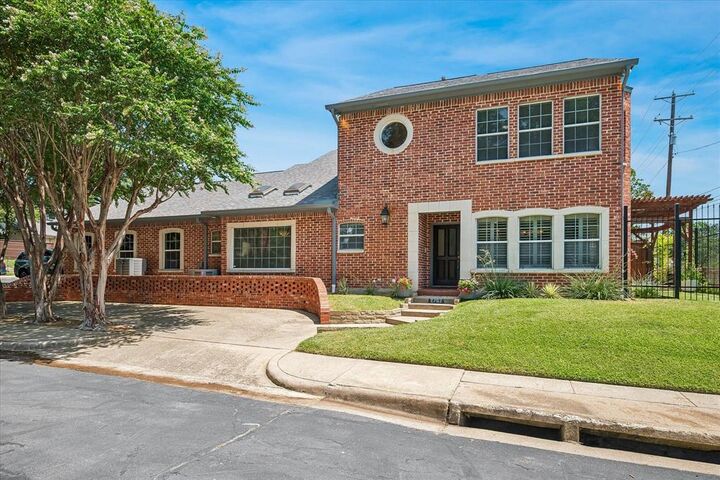 Property Photo:  2702 Lawtherwood Court  TX 75214 