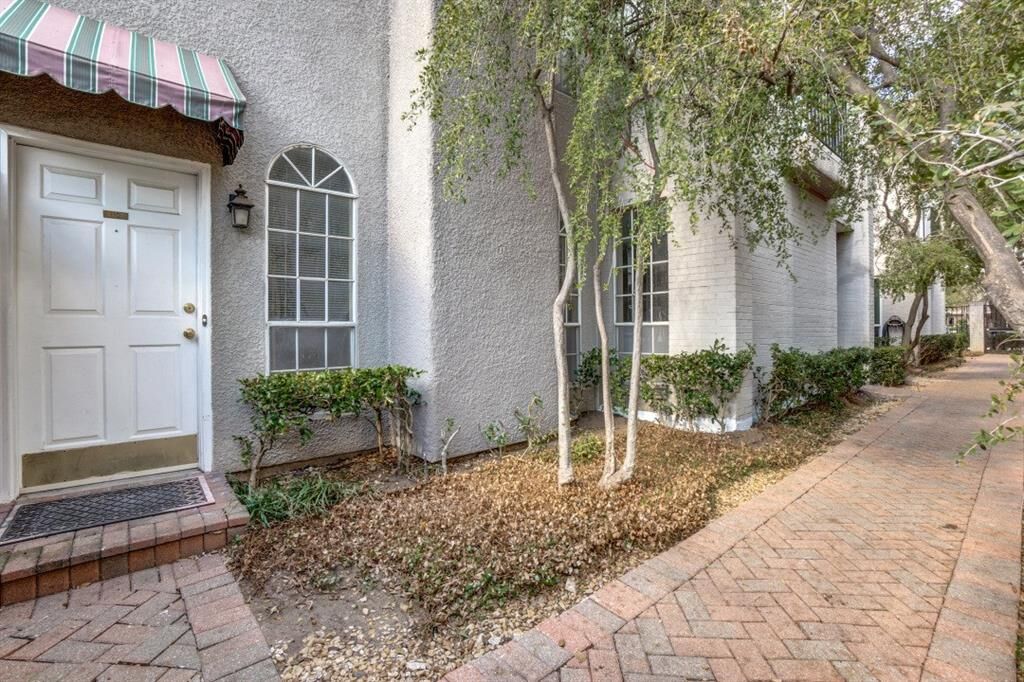 Property Photo:  4325 Bowser Avenue 110  TX 75219 