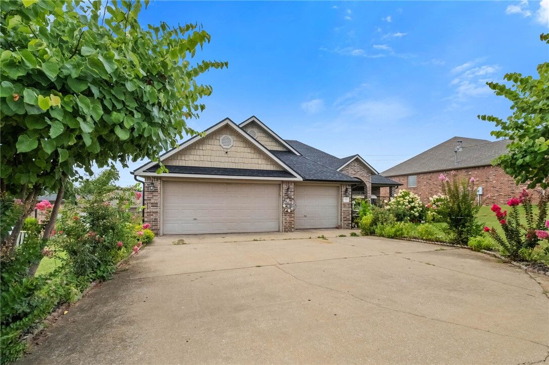 Property Photo:  3242 Glenbrook Loop  AR 72764 
