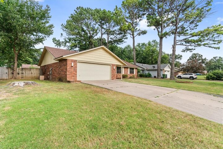 Property Photo:  1103 N Dove Drive  AR 72756 