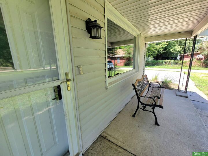 Property Photo:  839 7th Avenue  NE 68354 