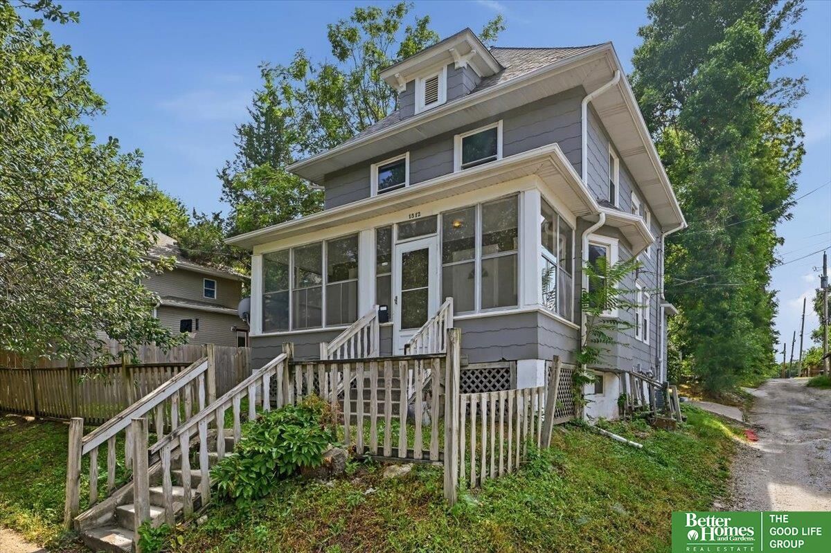 Property Photo:  1512 N 40 Street  NE 68111 