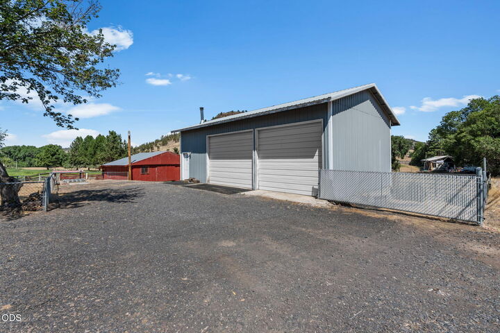 Property Photo:  2185 SE Paulina Highway  OR 97754 