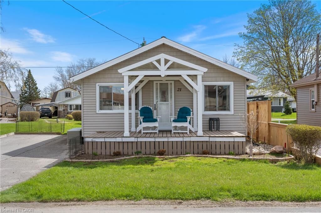 Property Photo: 21 Fourth Avenue ON N0E 1M0