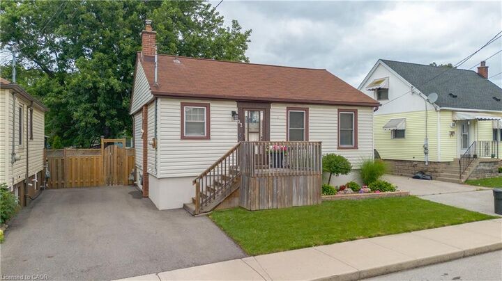 Property Photo: 22 East 11th Street ON L9A 3T2