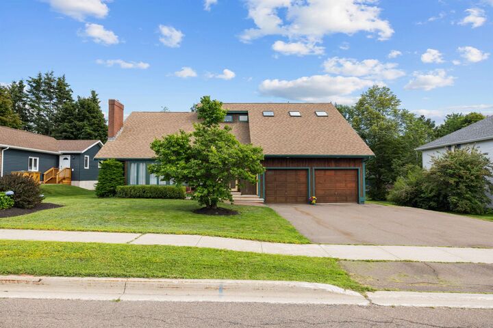 9 Ash Drive — photo 1