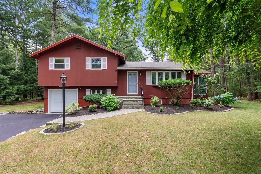 Property Photo:  25 Meadowbrook Road  MA 01776 