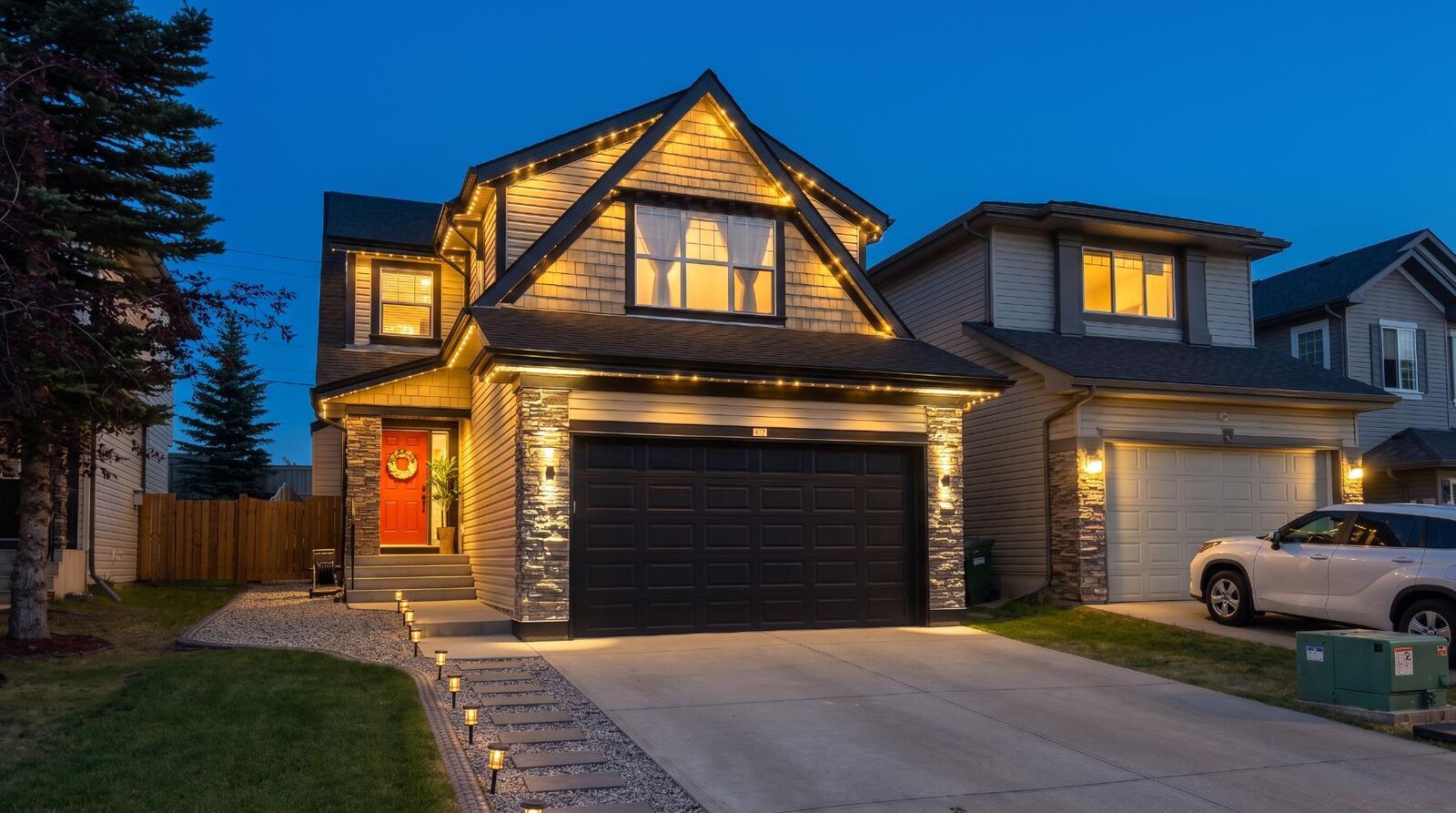 Property Photo: 47 Chapman Circle SE AB T2X 3T8