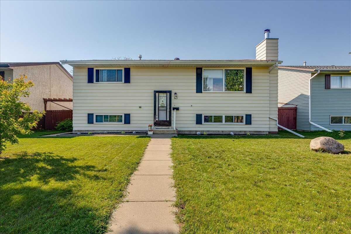 Property Photo:  43 Oak Street  AB T4P 2N7 