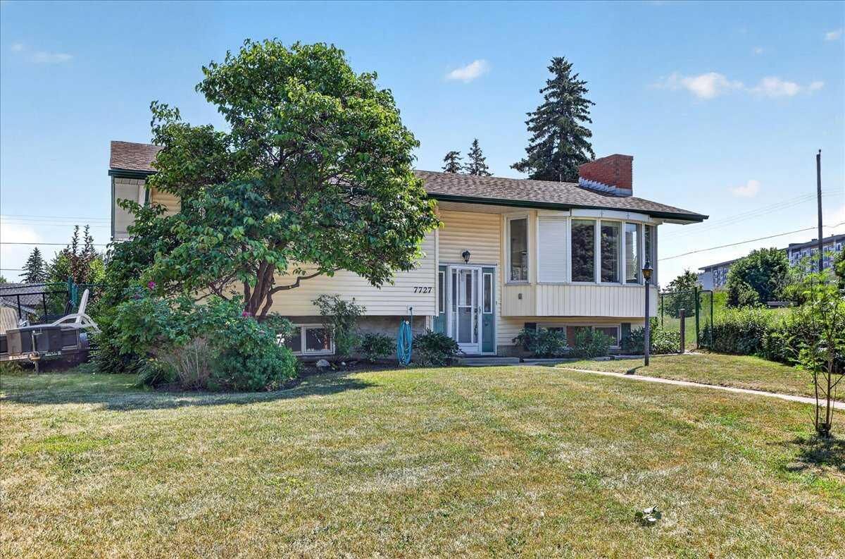 Property Photo:  7727 Bowcliffe Crescent NW  AB T3B 2S6 