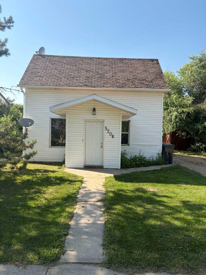 5206 49 Street — photo 1