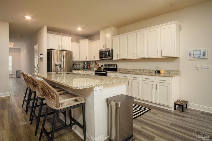 Property Photo: 6549 Captiva Dr FL 32570
