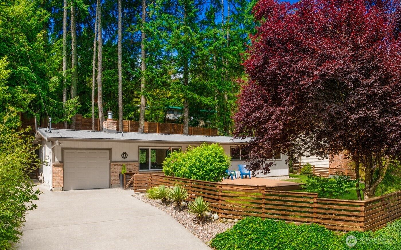 Property Photo: 450 Mount Defiance Circle SW WA 98027