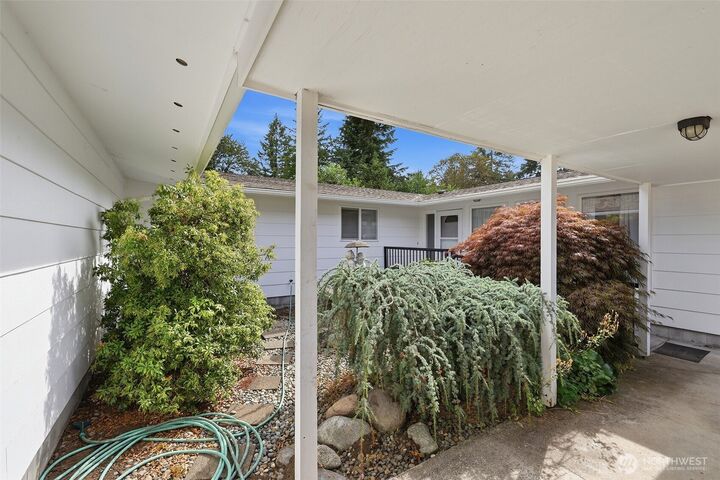 Property Photo:  885  Washington Avenue E  WA 98589 