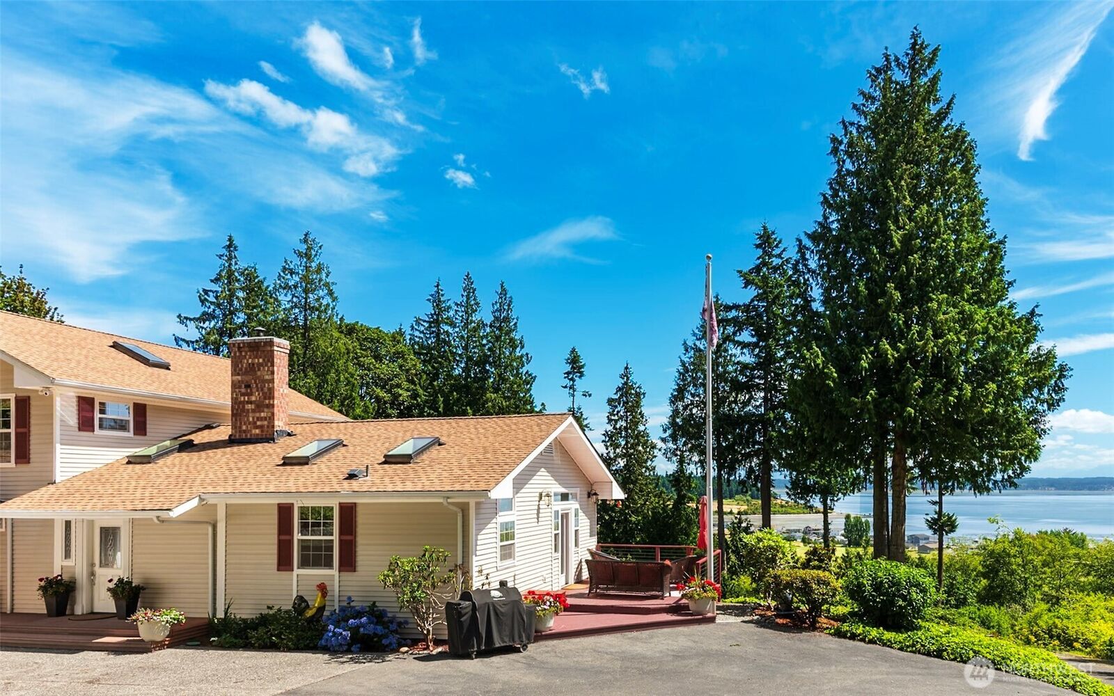 Property Photo: 485 S Vesper Way WA 98282