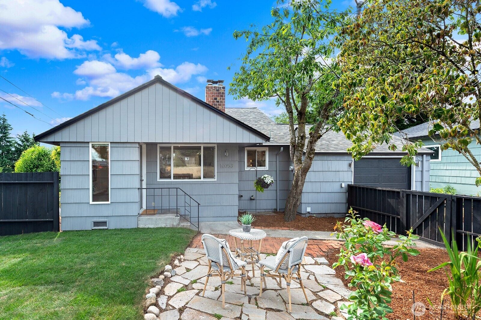 Property Photo:  10753  28th Avenue SW  WA 98146 