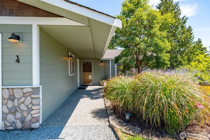 Property Photo:  4  Quinault Way  WA 98257 