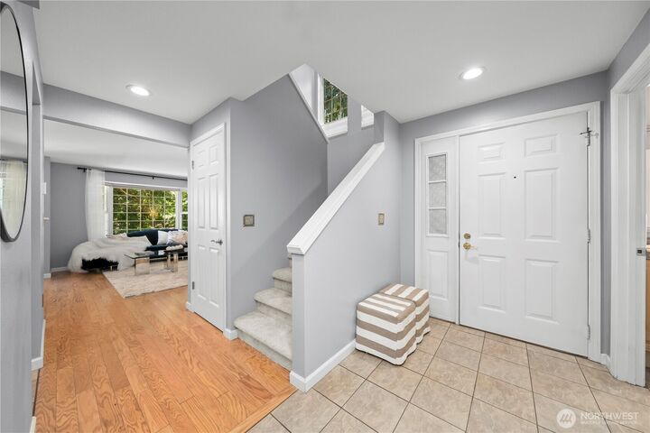Property Photo:  8512  137th Avenue NE  WA 98052 