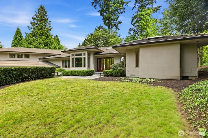 Property Photo:  16102 SE Cougar Mountain Way  WA 98006 