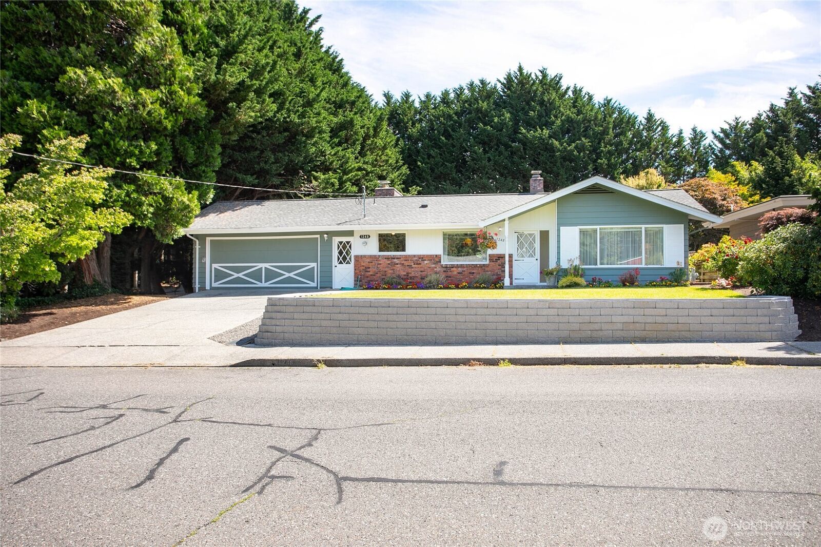 Property Photo:  1248  Kenoyer Drive  WA 98229 