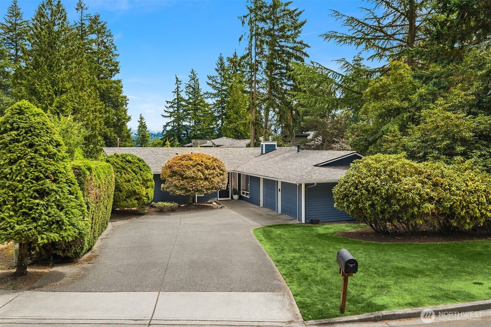 Property Photo:  924  179th Court NE  WA 98008 