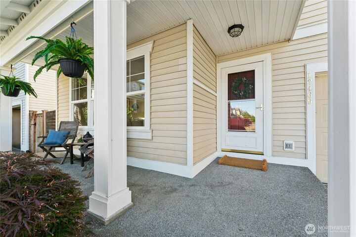 Property Photo: 12469 SE 299th Place WA 98092