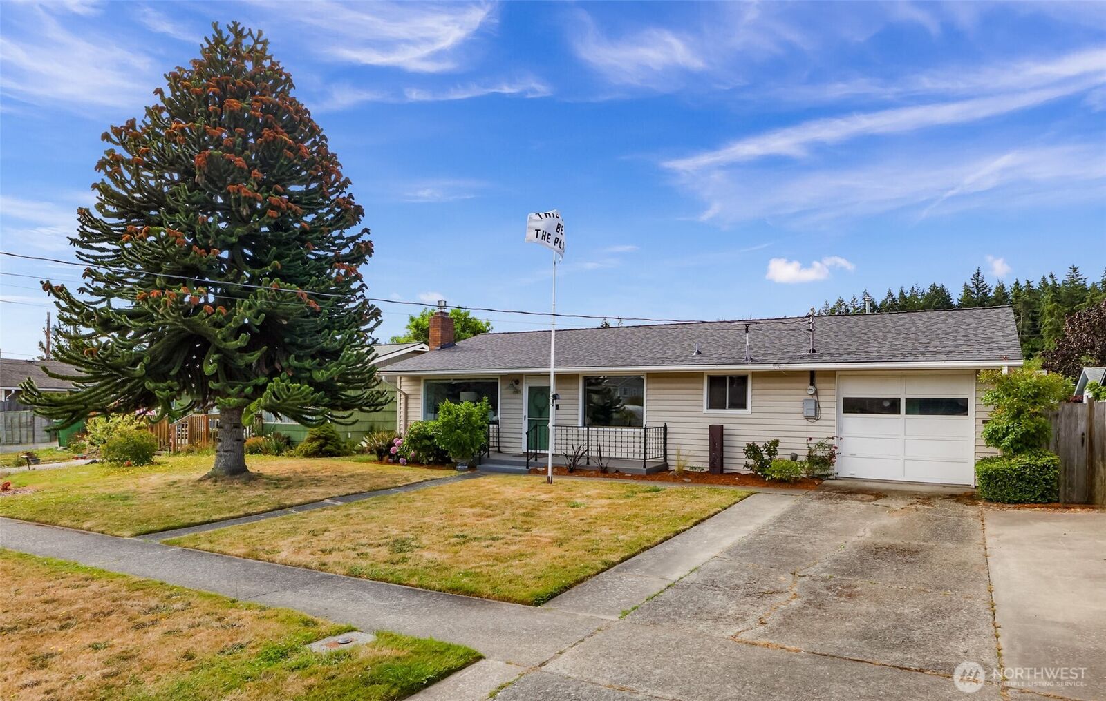 Property Photo:  1505  39th Street  WA 98221 