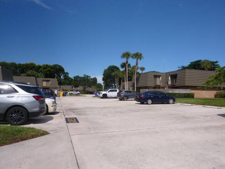 Property Photo: 3203 32nd Way FL 33407