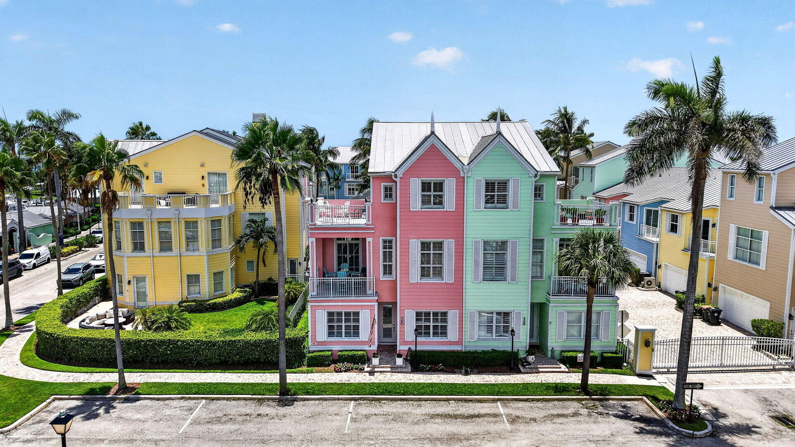Property Photo: 2814 Marina Circle FL 33064