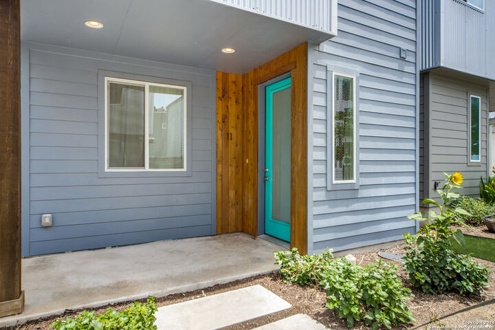 Property Photo:  330 Clay St 11  TX 78204 