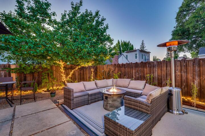 Property Photo: 452 Church Street CA 94041