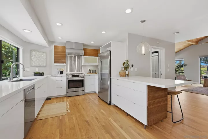 Property Photo: 400 Andrew Ave CA 92024