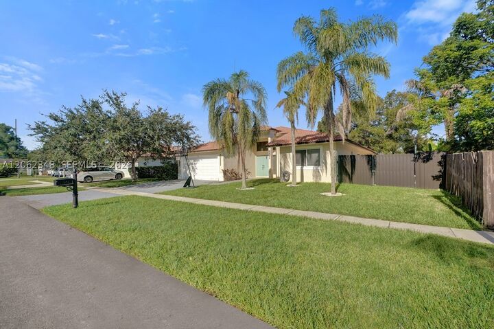 Property Photo: 581 SW 169th Way FL 33326