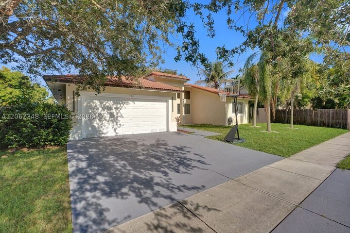 Property Photo:  581 SW 169th Way  FL 33326 