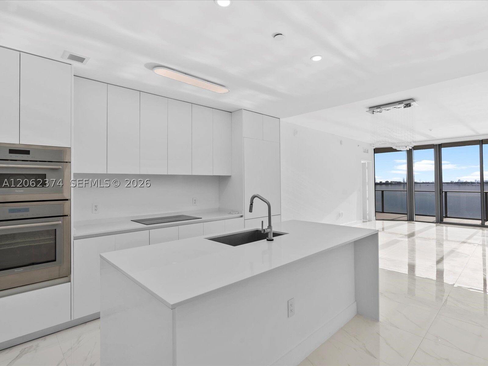 Property Photo: 700 NE 24th St 503 FL 33137